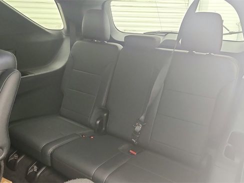 Used 2025 Chevrolet Traverse RS w/ LPO, Floor Liner Package image 29