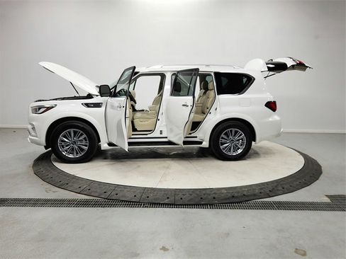 Used 2023 INFINITI QX80 Luxe w/ Cargo Package image 12