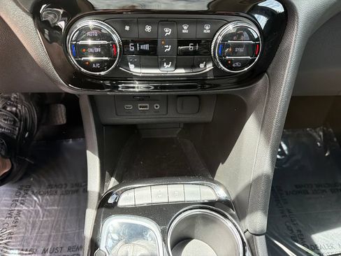 Used 2021 Buick Encore GX Essence w/ Advanced Technology Package FWD image 28