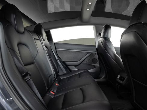 Used 2021 Tesla Model 3 Standard Range image 23