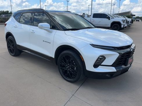 Used 2023 Chevrolet Blazer RS w/ Driver Confidence II Package FWD image 3