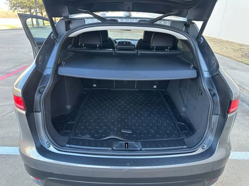 Used 2017 Jaguar F-PACE R-Sport image 21