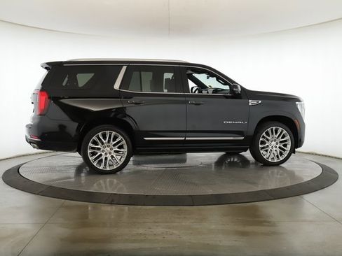 Used 2025 GMC Yukon Denali w/ Denali Reserve Package image 6