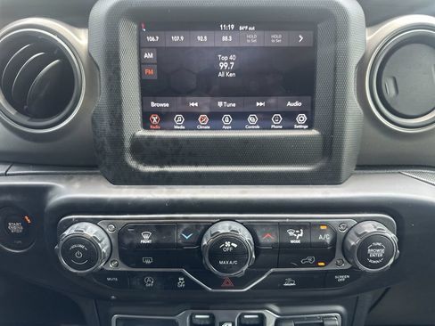 Used 2022 Jeep Wrangler Unlimited Sport AWD/4WD image 28