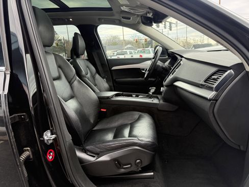 Used 2016 Volvo XC90 T5 Momentum AWD/4WD image 12