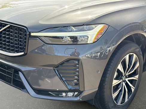 Certified 2025 Volvo XC60 B5 Plus image 9