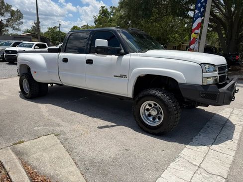 Used 2007 Chevrolet Silverado 3500 LT w/ Heavy-Duty Power Package AWD/4WD image 2