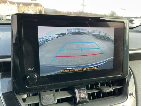 Used 2023 Toyota Corolla Cross LE image 17