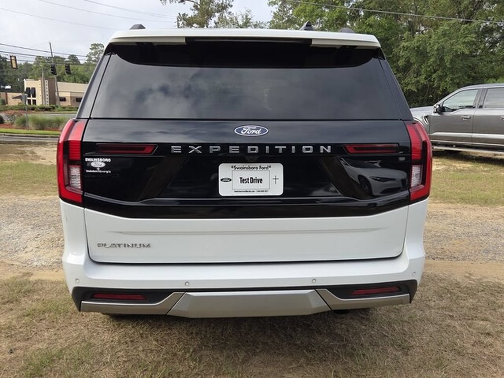 Used 2025 Ford Expedition Platinum AWD/4WD image 13