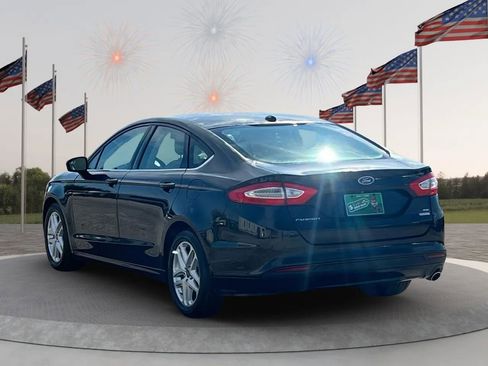 Used 2015 Ford Fusion SE image 5