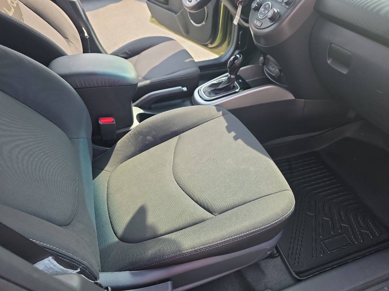 Used 2012 Kia Soul + FWD image 18
