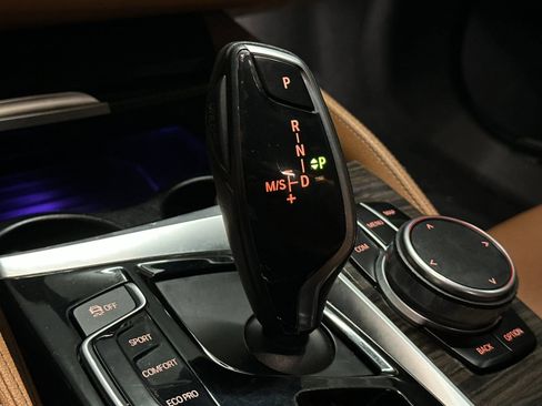 Used 2018 BMW 530e 530e iPerformance w/ Premium Package 2 image 28