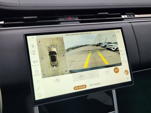 New 2025 Land Rover Range Rover SE image 18