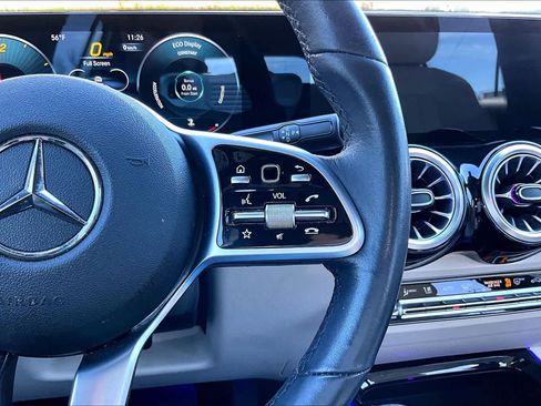 Used 2022 Mercedes-Benz GLB 250 image 24