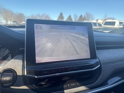 Used 2024 Jeep Compass Sport image 24