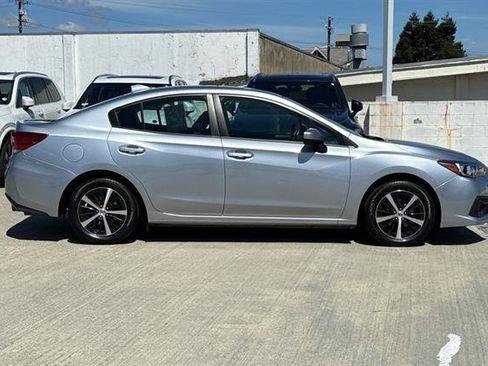Used 2022 Subaru Impreza 2.0i Premium AWD/4WD image 2