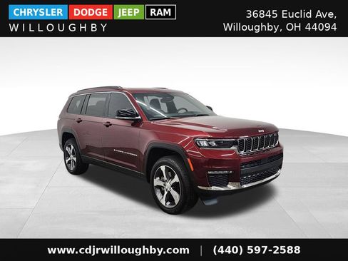 Used 2024 Jeep Grand Cherokee L Limited AWD/4WD image 3