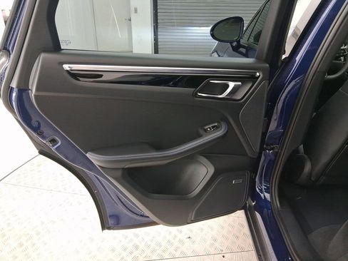 Used 2026 Porsche Macan AWD/4WD image 30