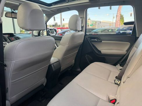 Used 2015 Subaru Forester 2.5i Limited AWD/4WD image 19