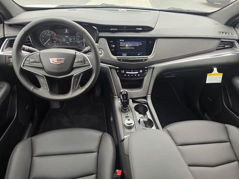 New 2026 Cadillac XT5 Luxury image 15