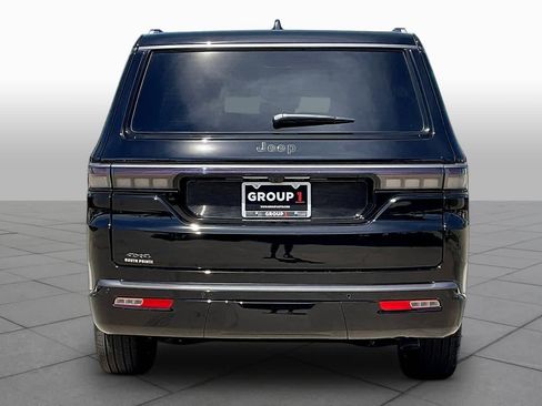 New 2026 Jeep Grand Wagoneer Limited AWD/4WD image 4
