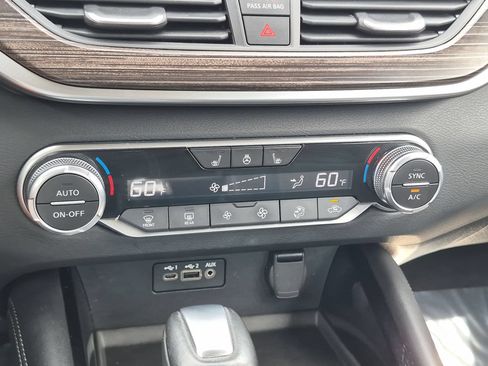 Used 2020 Nissan Altima 2.5 SL FWD image 21