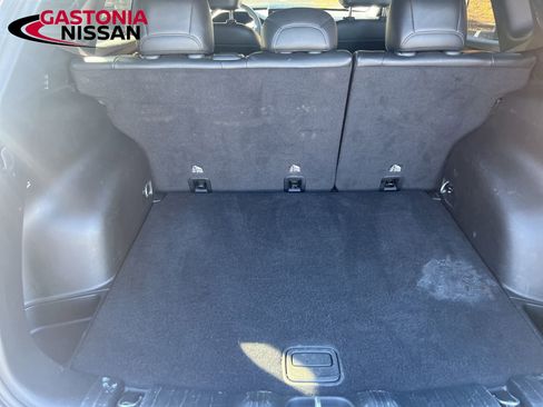 Used 2023 Jeep Compass Trailhawk image 31