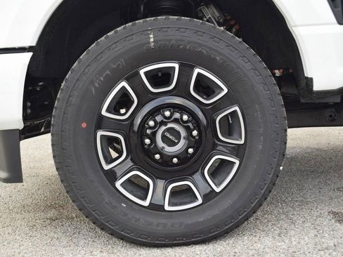 New 2025 Ford F350 Platinum w/ FX4 Off-Road Package image 25