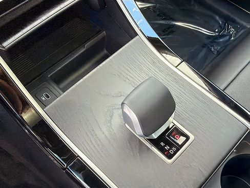 New 2026 Land Rover Range Rover Velar Dynamic SE image 29