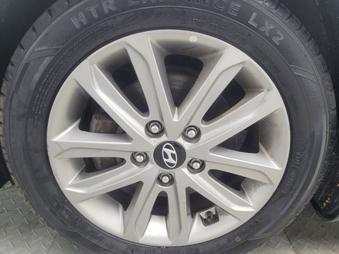 Used 2014 Hyundai Elantra SE w/ Option Group 02 FWD image 31