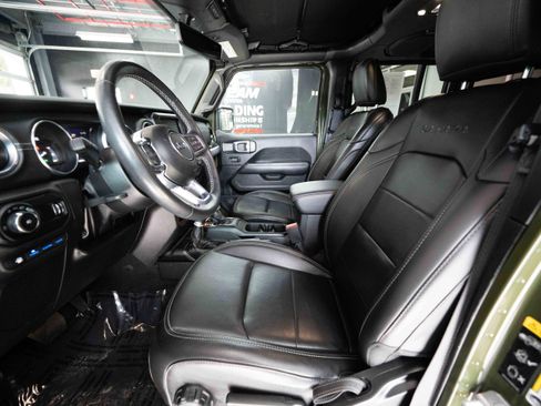 Used 2023 Jeep Wrangler Unlimited Sahara w/ Cold Weather Group AWD/4WD image 9