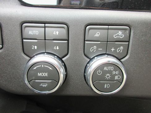 New 2026 GMC Sierra 2500 SLT AWD/4WD image 16