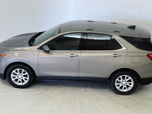 Used 2019 Chevrolet Equinox LT FWD image 16