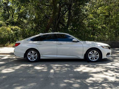 Used 2019 Honda Accord LX image 10