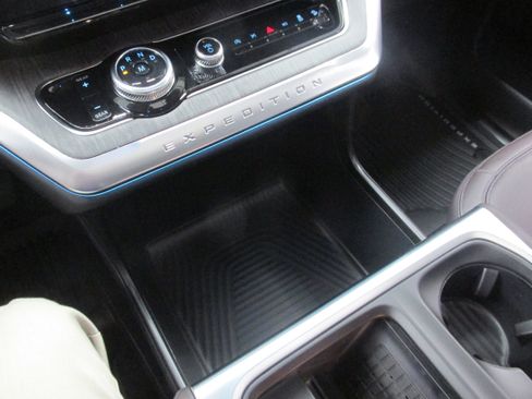 New 2025 Ford Expedition Platinum image 46