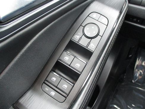 Used 2023 Nissan Rogue SV w/ SV Premium B Package AWD/4WD image 35