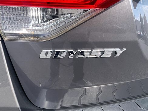 Used 2016 Honda Odyssey SE image 10