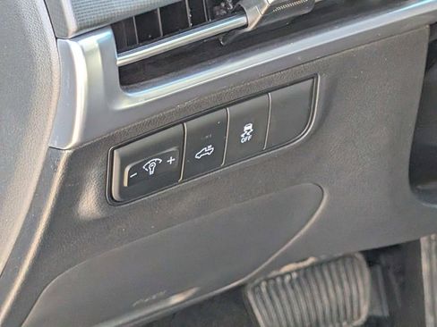 Used 2025 Hyundai Santa Cruz SE image 25