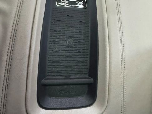 Used 2015 Cadillac Escalade Luxury image 38