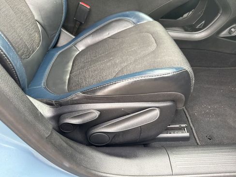 Used 2015 Chrysler 200 S w/ Comfort Group image 21