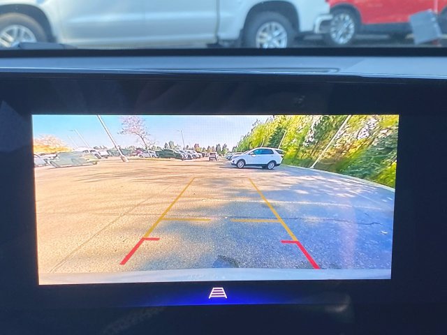 Used 2025 Chevrolet Trax LT w/ Sunroof Package FWD image 14