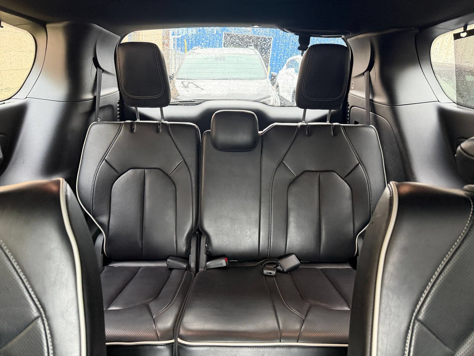 Used 2025 Chrysler Pacifica Limited FWD image 32