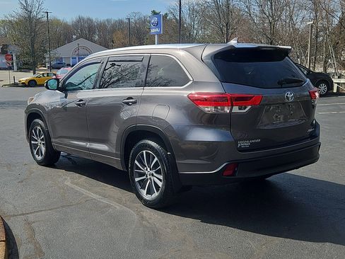 Used 2017 Toyota Highlander XLE w/ Carpet Mat Package AWD/4WD image 23
