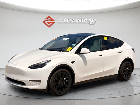 Used 2022 Tesla Model Y Long Range AWD/4WD image 2