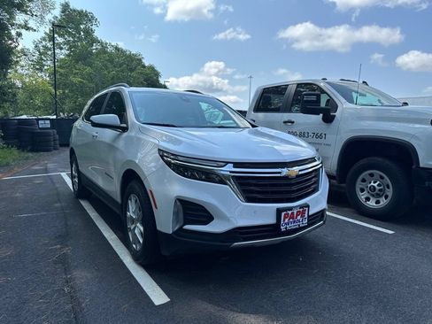 Used 2022 Chevrolet Equinox LT AWD/4WD image 2