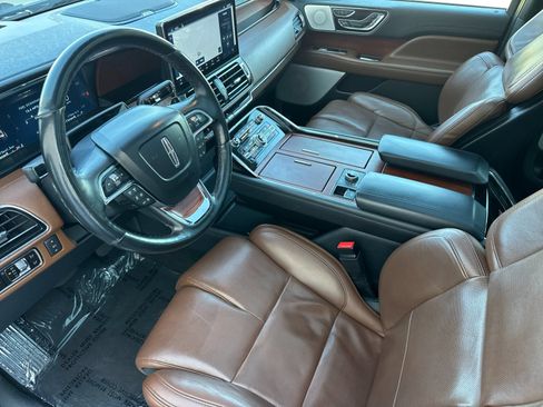 Used 2023 Lincoln Navigator L Reserve AWD/4WD image 10