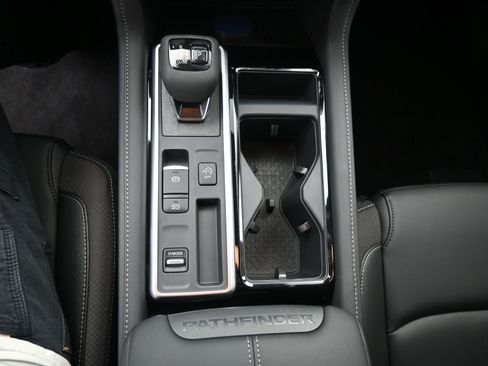 New 2026 Nissan Pathfinder SL FWD image 18