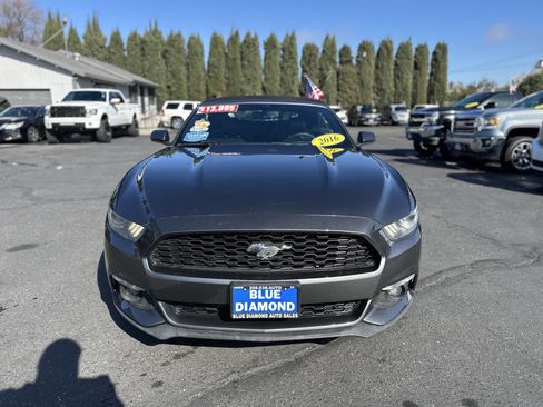 Used 2016 Ford Mustang Premium image 3
