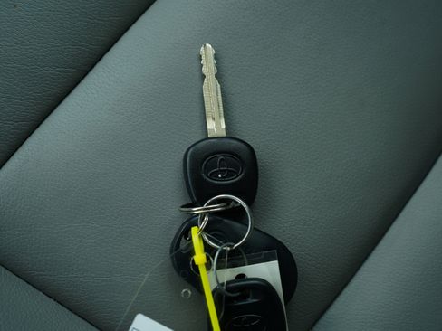 Used 2020 Toyota Sienna L image 41