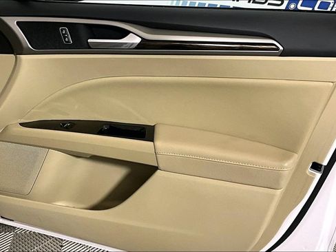 Used 2016 Ford Fusion SE w/ Equipment Group 202A FWD image 19